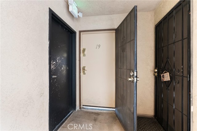 Detail Gallery Image 4 of 31 For 1140 Pacific Ave #19,  Long Beach,  CA 90813 - 2 Beds | 2 Baths