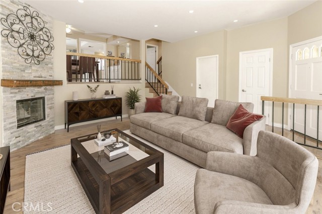 Detail Gallery Image 3 of 41 For 20737 Roscoe Bld #102,  Winnetka,  CA 91306 - 3 Beds | 3 Baths