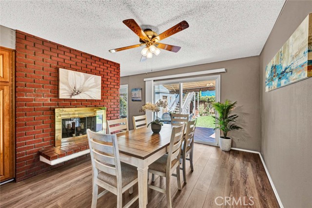 1309 N Linwood Avenue, Santa Ana CA: https://media.crmls.org/medias/e7d5a03d-98c7-436b-9069-0d67f5b1ea9d.jpg