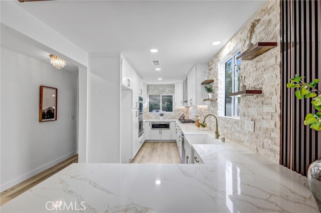 Detail Gallery Image 20 of 43 For 13021 Killion St, Sherman Oaks,  CA 91401 - 3 Beds | 2/1 Baths