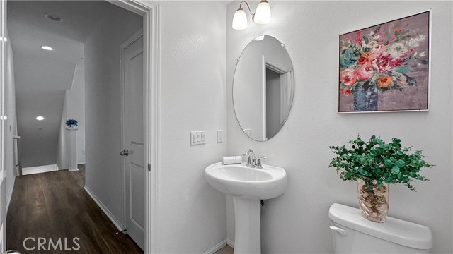 422 W Route 66, Glendora CA: https://media.crmls.org/medias/e7d65229-37e8-41cc-8ed4-0ce910765944.jpg