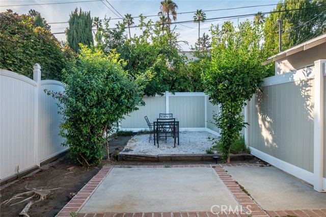 Detail Gallery Image 24 of 26 For 1241 Moncado Dr, Glendale,  CA 91207 - 3 Beds | 3 Baths