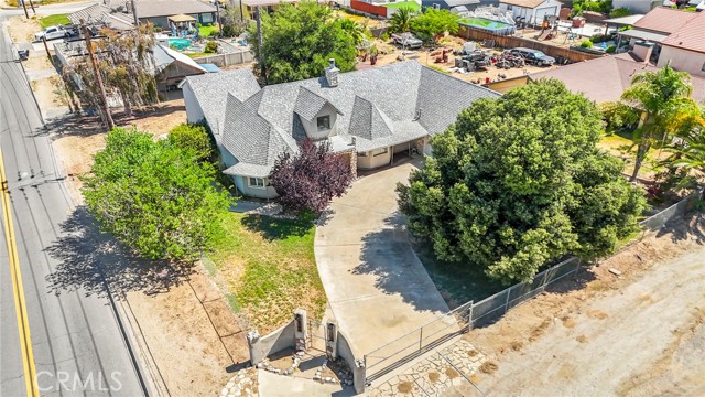 30960 Sunset Avenue, Nuevo CA: https://media.crmls.org/medias/e7d6ad58-8b06-4fb0-8217-e8024d2c3ea2.jpg