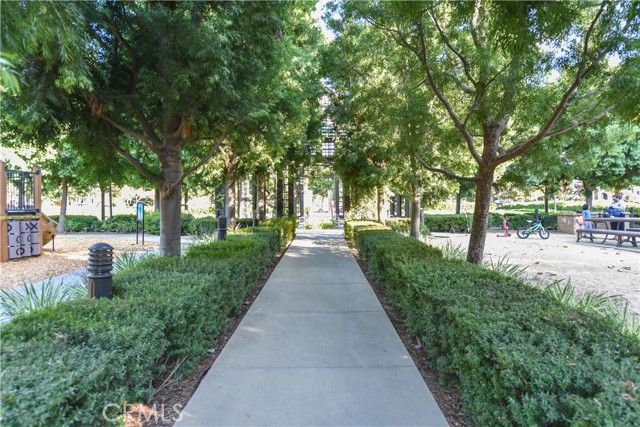 80 Great, Irvine CA: https://media.crmls.org/medias/e7d770e7-cb2d-4ee2-9c51-39de2f29521f.jpg