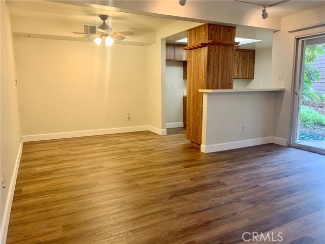 12555 Euclid Street, Garden Grove CA: https://media.crmls.org/medias/e7d779bb-05bb-4930-854b-4b0578dc9d5a.jpg