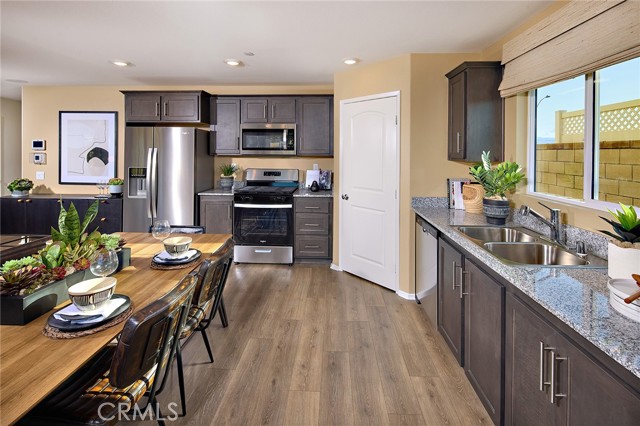 Detail Gallery Image 6 of 19 For 8265 Perada St, Jurupa Valley,  CA 92509 - 4 Beds | 2/1 Baths