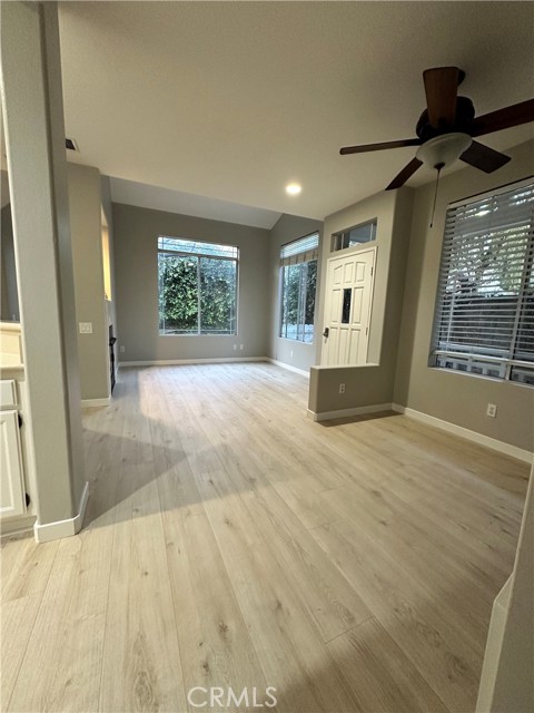 27109 Teton trail, Valencia CA: https://media.crmls.org/medias/e7d85569-81dc-4bb6-8fb1-ce0560f6ad45.jpg