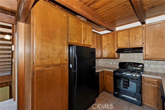 Detail Gallery Image 17 of 53 For 28193 Grenoble Ln, Lake Arrowhead,  CA 92352 - 3 Beds | 2 Baths