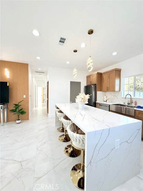 Detail Gallery Image 2 of 9 For 604 S Vicki #B,  Anaheim,  CA 92804 - 3 Beds | 2 Baths