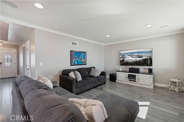 Detail Gallery Image 16 of 47 For 27933 Honeycomb Dr, Saugus,  CA 91350 - 4 Beds | 2/1 Baths