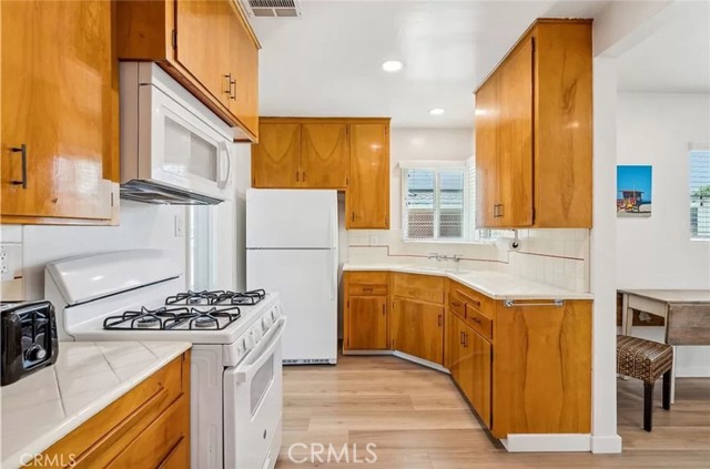 Detail Gallery Image 9 of 18 For 5340 E Mezzanine, Long Beach,  CA 90808 - 3 Beds | 2 Baths