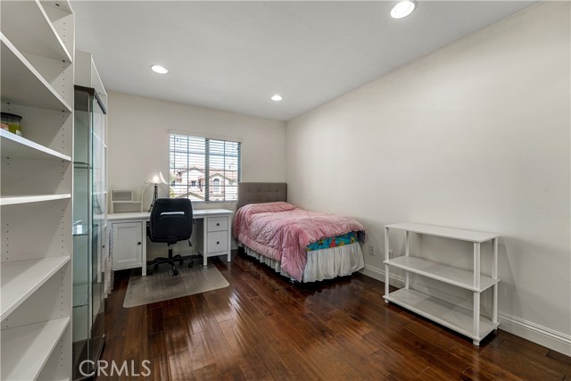 Image 32 of 59 For 8830 Wiley  