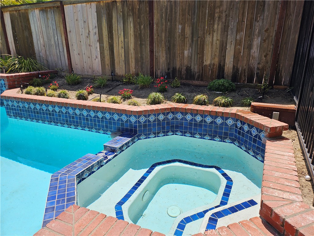 MLS #OC25259920 image #5