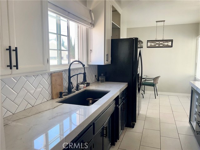 7662 Paso Robles Avenue, Van Nuys CA: https://media.crmls.org/medias/e7db8733-764e-44b9-8bfc-2c6b6fcbe860.jpg