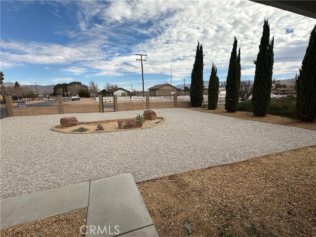 11780 Jamacha Road, Apple Valley CA: https://media.crmls.org/medias/e7dbf185-2429-482d-aec9-80df5ec75edd.jpg