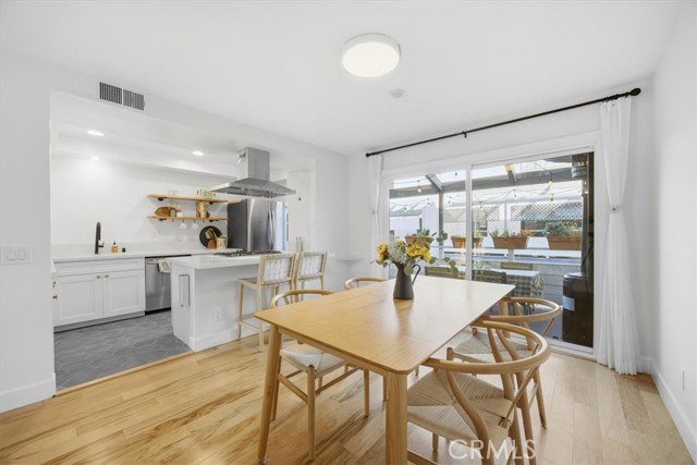 Detail Gallery Image 11 of 32 For 1911 Rockefeller Ln #E,  Redondo Beach,  CA 90278 - 2 Beds | 1/1 Baths