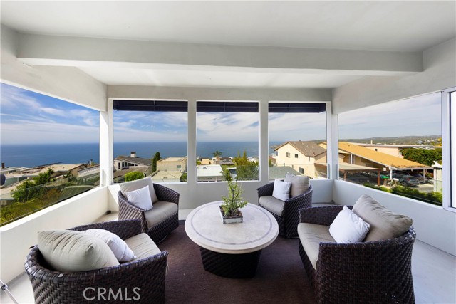Detail Gallery Image 20 of 29 For 1040 La Mirada St, Laguna Beach,  CA 92651 - 3 Beds | 3 Baths