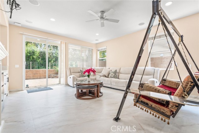 8180 E Brookdale Lane, Anaheim Hills CA: https://media.crmls.org/medias/e7dd0098-162d-4e1d-8581-f0c97b2ba32e.jpg