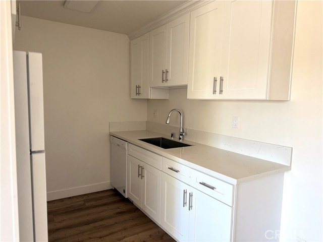 Detail Gallery Image 3 of 14 For 18657 Collins St #20,  Tarzana,  CA 91356 - 1 Beds | 1 Baths