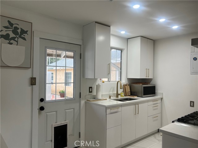 9940 Haines Canyon Ave, Los Angeles, CA 91042 photo 12