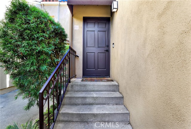 Front Image Thumbnail for CROC25237923