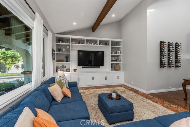 12571 Welbe Drive, North Tustin CA: https://media.crmls.org/medias/e7df7417-12a7-4751-9451-88489ada6827.jpg