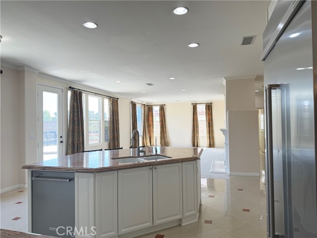 Detail Gallery Image 10 of 22 For 10354 Sandlewood, Porter Ranch,  CA 91326 - 4 Beds | 3 Baths