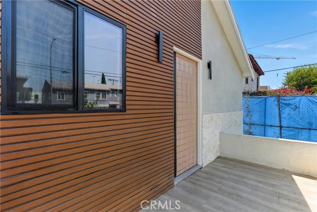 1170 Wilton, Hollywood CA: https://media.crmls.org/medias/e7e01a46-e970-4cb4-b660-5b5cc49000a1.jpg