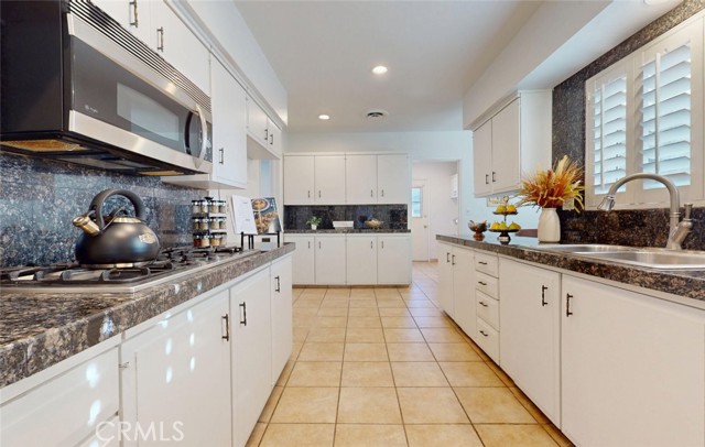 Detail Gallery Image 17 of 23 For 17965 Wellington, Tustin,  CA 92780 - 3 Beds | 2 Baths