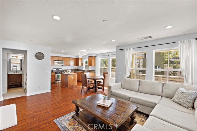 Detail Gallery Image 2 of 24 For 73 Platinum, Ladera Ranch,  CA 92694 - 2 Beds | 2/1 Baths