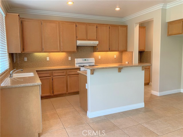 13568 Elk Ridge Court, Eastvale CA: https://media.crmls.org/medias/e7e0ffa3-af8a-42d5-83ca-c8ef32ffb3a7.jpg