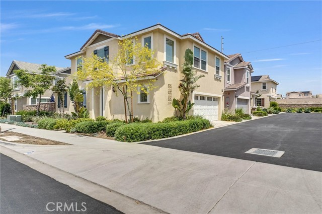 16548 Monteviejo Street, Fontana CA: https://media.crmls.org/medias/e7e1b3f0-614c-470d-adce-888b72829c0a.jpg