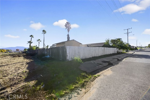 Detail Gallery Image 7 of 8 For 498 Serrana, Perris,  CA 92570 - 3 Beds | 2 Baths