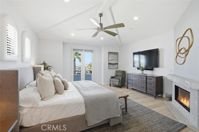 Detail Gallery Image 32 of 71 For 406 S Gertruda, Redondo Beach,  CA 90277 - 5 Beds | 4/1 Baths