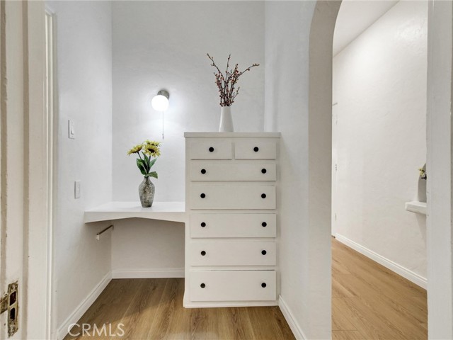 Detail Gallery Image 26 of 30 For 9949 Young Dr #204,  Beverly Hills,  CA 90212 - 1 Beds | 1 Baths