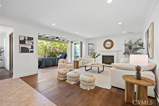 79 Rossmore, Irvine CA: https://media.crmls.org/medias/e7e2febd-0f99-41e3-8069-03ae5f837b56.jpg