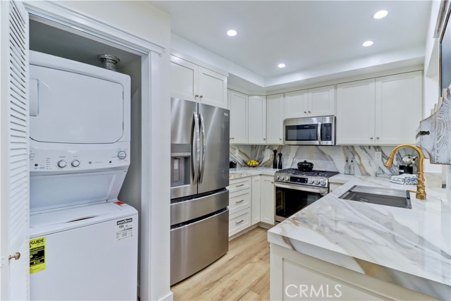 40 Lobelia, Rancho Santa Margarita CA: https://media.crmls.org/medias/e7e3b3b0-e02c-4763-9679-67531b324c58.jpg