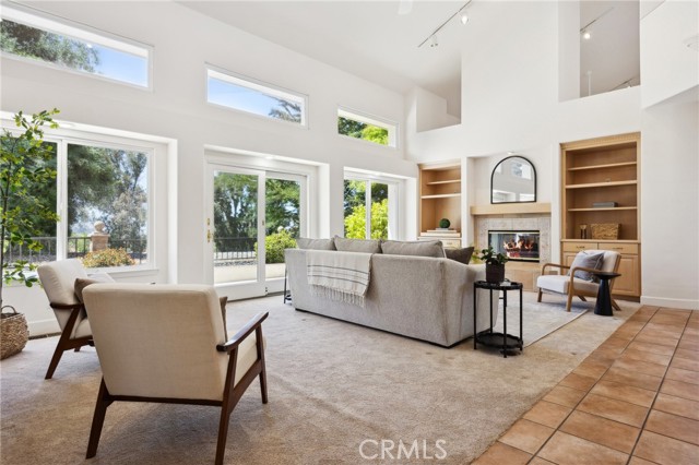 993 Las Palmas Way, San Luis Obispo CA: https://media.crmls.org/medias/e7e3e82f-8918-4ca2-8b57-219f2a986e56.jpg