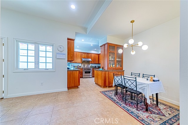 26 Seton, Irvine CA: https://media.crmls.org/medias/e7e40d6a-3bd0-4576-8437-e2435f1ecabf.jpg