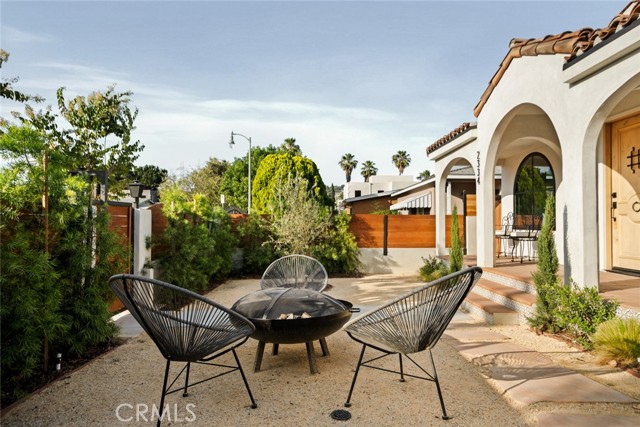2334 Glover Place, Los Angeles CA: https://media.crmls.org/medias/e7e43c4c-6815-483e-a494-7d18bd7a27d6.jpg