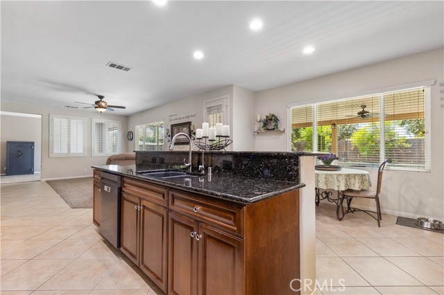 31711 Wintergreen Way, Murrieta CA: https://media.crmls.org/medias/e7e4878c-8cc1-4f6a-ba74-49b6d0326151.jpg