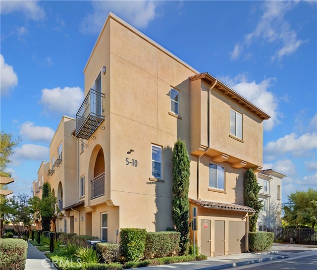 Detail Gallery Image 1 of 39 For 2651 W Lincoln Ave #10,  Anaheim,  CA 92801 - 4 Beds | 3/1 Baths