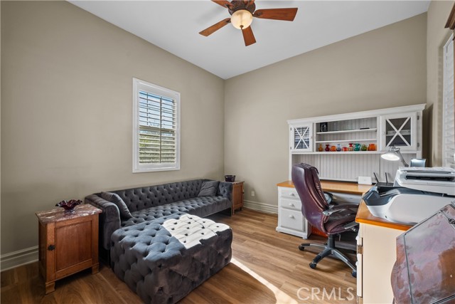 15355 Michael Crest Drive, Canyon Country CA: https://media.crmls.org/medias/e7e4ddbc-a560-475c-a6b8-0930d300401b.jpg