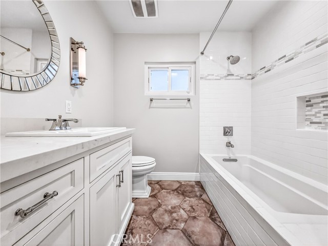 Detail Gallery Image 15 of 37 For 7313 S Earldom Avenue, Playa Del Rey,  CA 90293 - 5 Beds | 4 Baths