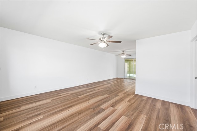 Detail Gallery Image 4 of 30 For 881 Majela Ln, Hemet,  CA 92543 - 2 Beds | 2 Baths