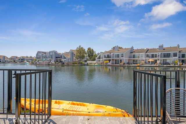 3682 Montego Drive, Huntington Beach CA: https://media.crmls.org/medias/e7e5583c-cb02-479b-abec-11a85db2f713.jpg