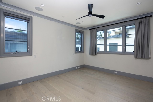 Detail Gallery Image 11 of 14 For 308 1/2 Fernleaf Ave, Corona Del Mar,  CA 92625 - 2 Beds | 2/1 Baths