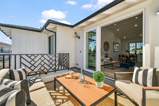 2406 Mathews Avenue, Redondo Beach, California 90278, 4 Bedrooms Bedrooms, ,3 BathroomsBathrooms,Residential,Sold,Mathews,SB21216654