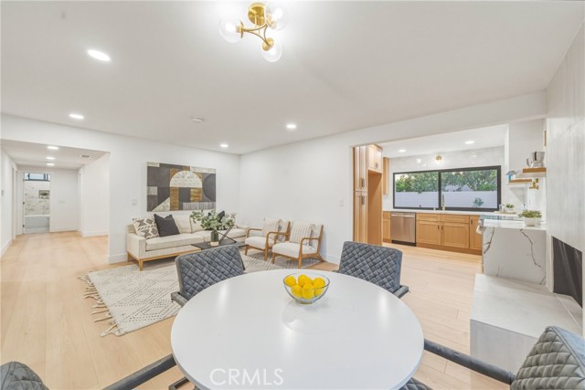 Detail Gallery Image 6 of 59 For 15335 Seine Cir, Irvine,  CA 92604 - 6 Beds | 4 Baths