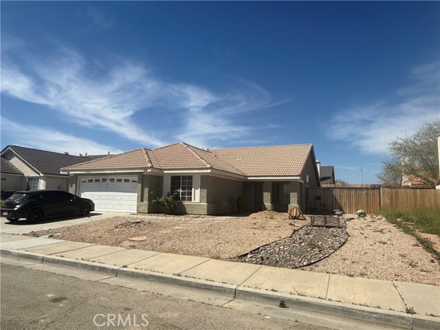 Detail Gallery Image 2 of 19 For 43527 Grange, Lancaster,  CA 93535 - 4 Beds | 2 Baths